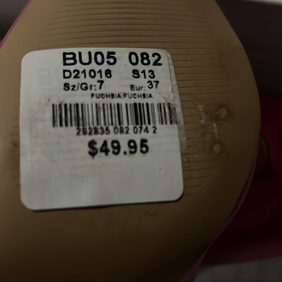 BN le Chateau shoe size 7 - Picture 3 of 3